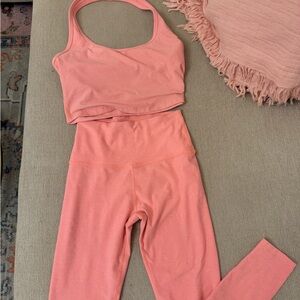 Beyond Yoga Top size M leggings size xs